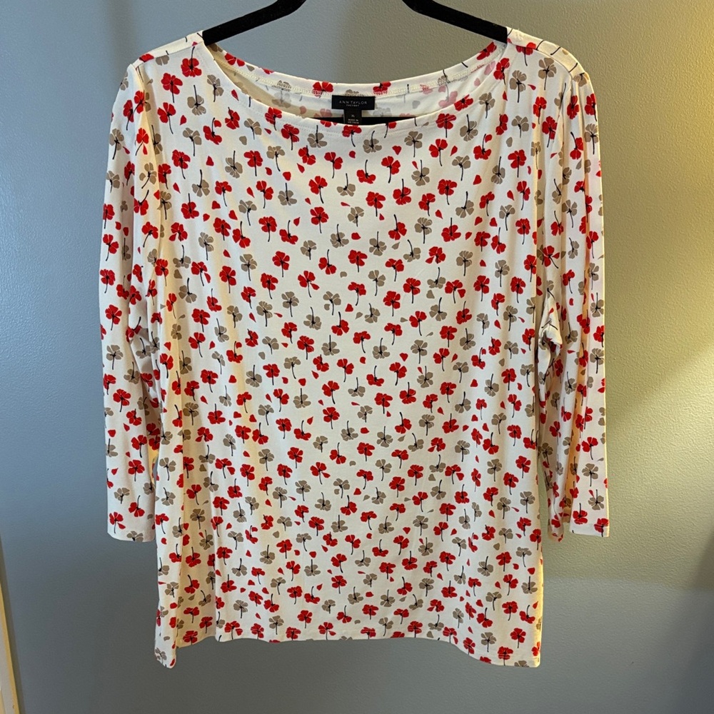 ann taylor red and cream floral 3/4 sleeve top
